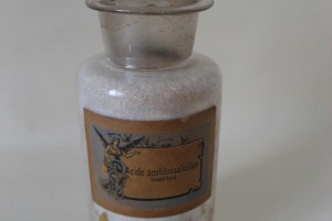 Frasco com Acido Acetilossalicilico (Aspirina)