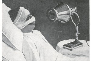 Tratamento de fototerapia após infeção cirúrgica ©SCHIASSI, Benedetto (1926) - «The vitalistic method in the treatment of certain surgical infections.» In Annals of Surgery, vol. LXXXIV, no. 3 : 305-316 | McGill University Library